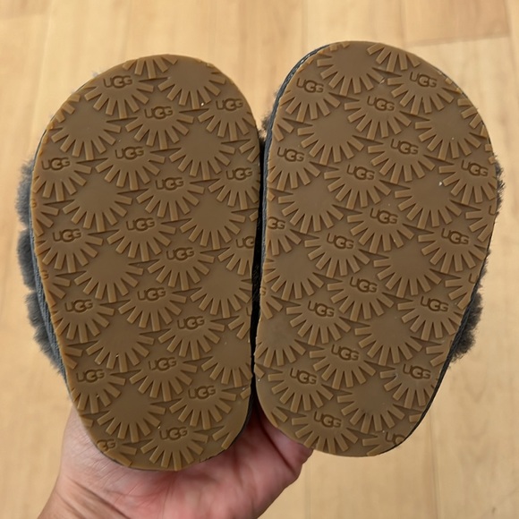 UGG Fluff Yeah Slide And Lovey Unisex Children's Slippers size 04 05 - Picture 6 of 6